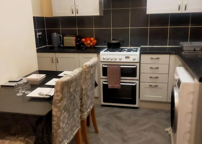 Newly Decorated Spacious Room, Women Only Homestay szállás *