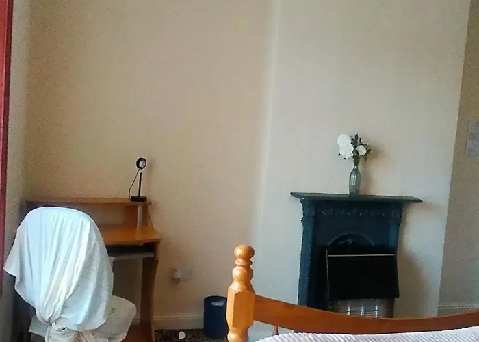 Newly Decorated Spacious Room, Women Only Homestay szállás